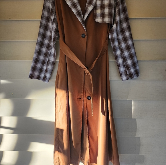 Plaid panel lapel neck belt trench coat size medium. - Picture 2 of 5